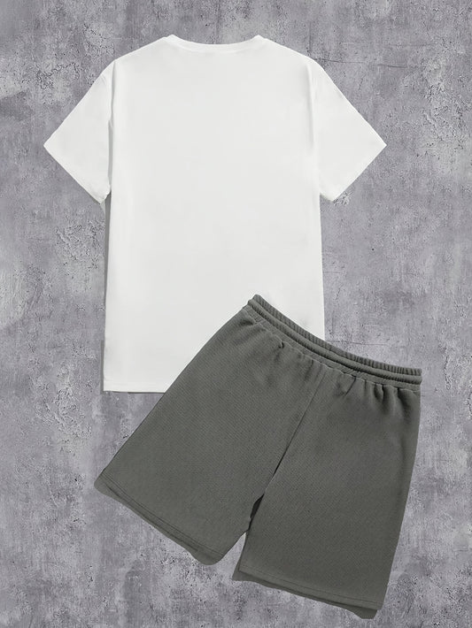 Men'S Outfit Featuring a Casual Round-Neck Short-Sleeve T-Shirt with a Bear Print And Drawstring Shorts, Perfect for Summer Outdoor Activities